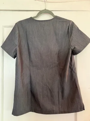 FIGS Scrub Top thumbnail 4