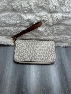 Michael Kors Jet Set Travel Wallet thumbnail 3