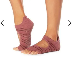 Toesox Half Toe Bellarina Grip Socks Size Medium Dark Pink Barre Pilates EUC thumbnail 1