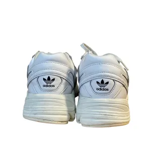 Adidas Originals Astir Women's All White Lace Up Athletic Running Shoes Size 9 thumbnail 3