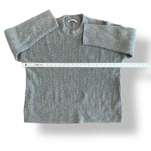 Abercrombie & Fitch Women’s Gray Ribbed Crew Sweater Size Medium‎ Wool Blend thumbnail 3