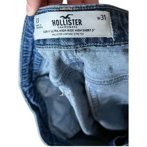 Hollister Curvy Ultra High Rise 3 inch Mom Shorts Size 31‎ thumbnail 5