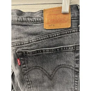 Levi's‎ 501 Black Distressed Button Fly High rise Jeans Womens Size W30 L28 thumbnail 3
