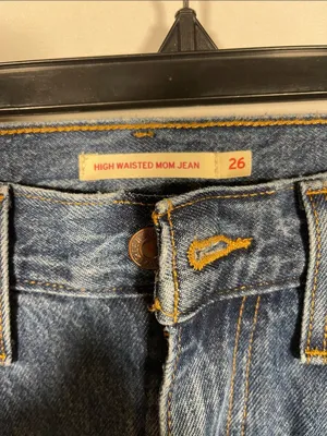 Levi’S High Waist Mom Jean Dark Wash Distressed 26 thumbnail 3