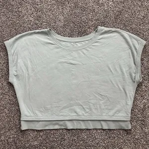 Athleta Sundown Shirred Tee Pale Green Pullover Short Sleeve Sweatshirt XL thumbnail 3
