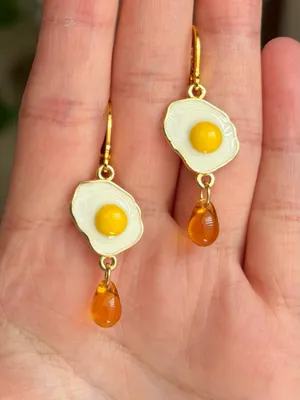 Handmade kawaii funky sunny side up eggs & amber color teardrop glass beads dangle earrings🍳💛 thumbnail 4