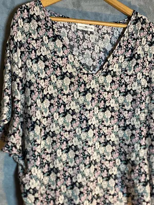 Natural Life Floral V-Neck Top Flowers Whimsical Fairy Size XL Lightweight thumbnail 2