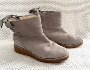 UGG Light Grey Bow Lace Back Drew Perforated Sunshine Ankle Wedge Boots 8.5 thumbnail 1