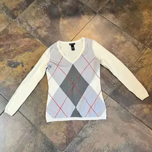 New York & Co. Argyle V-Neck Sweater Small thumbnail 2