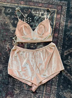 Victoria’s Secret lounge sleep pj’s Peach‎ Set crushed velvet bra shorts thumbnail 1