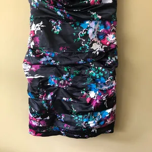 EXPRESS Draped Floral Cocktail Dress Sz 2 thumbnail 3