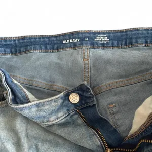 Old Navy light wash bootcut jeans size 20 in Women thumbnail 3