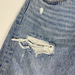 Levi's 501 Skinny Jeans Womens 24‎ High Rise Light Wash Distressed Denim 24x28 thumbnail 4