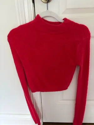 Double Zero Red Sweater Cropped thumbnail 1
