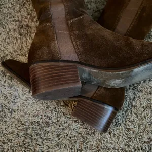 Steve Madden suede boots thumbnail 3