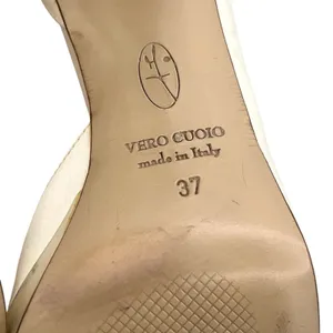 D. Lacquaniti white Satin d'Orsay Mary Jane heels Sz 37 Bridal Luxury Designer thumbnail 10