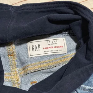 GAP maternity jeans thumbnail 2