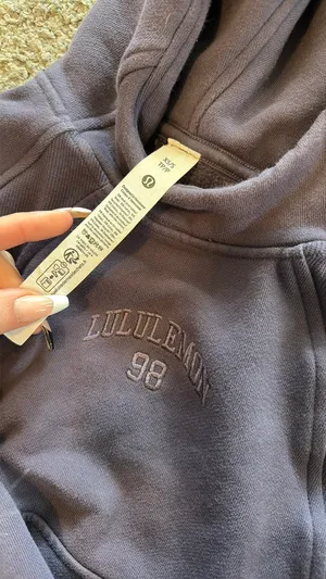 Lululemon Cropped Hoodie thumbnail 4