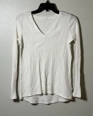 GAP‎ Women White Cream Ribbed Long Sleeve V-Neck Top Minimalist size XS thumbnail 1