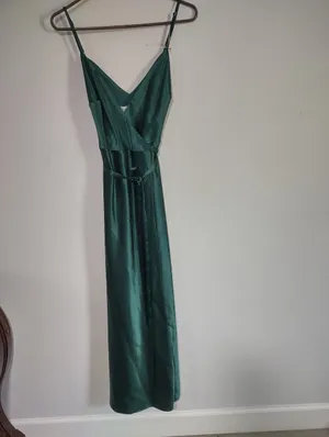Birdy Grey Cindy Emerald Green Satin V-Neck Spaghetti Strap Dress thumbnail 5