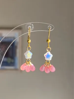 Handmade czech glass mini star & pink teardrop beads earrings🩷💫 thumbnail 3
