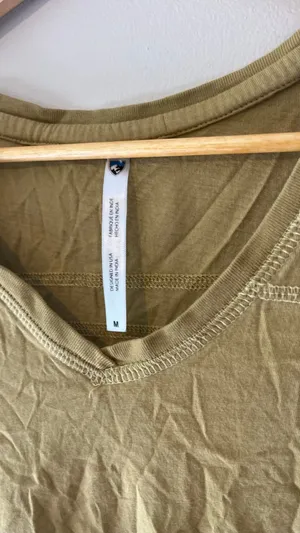 Kühl Women’s Organic Cotton V-Neck Short Sleeve Mustard Yellow Olive Green Top M thumbnail 5
