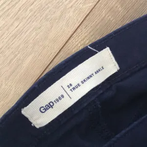 Gap Skinny Ankle Jeans thumbnail 6
