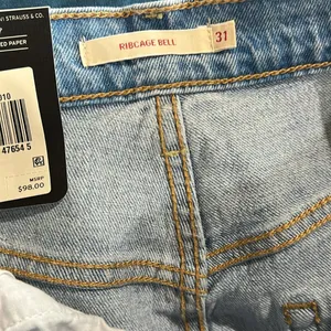 NWT Levi's Women's Ribcage Bell Bottom Jeans 31X32 thumbnail 9