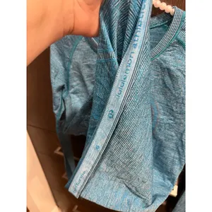 Lululemon Swiftly Tech Long sleeve Crew Size 6 Indian Ocean thumbnail 3