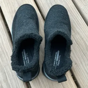 Skechers slip ons 🌟🌟🌟 thumbnail 2