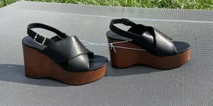 Universal Threads Nwt Naomi‎ Wood Wedge Heels with Memory Foam Insole - size 7.5 thumbnail 1