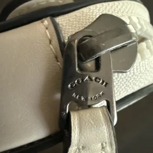 Coach Round Hybrid Pouch In Signature Canvas Central Embossed Coach Patch NWOT thumbnail 9