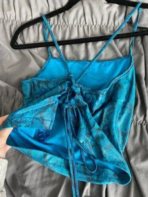 Express tank top thumbnail 1