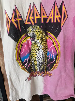 Urban Outfitters Def Leppard split dye tee tshirt band graphic crew short sleeve thumbnail 8