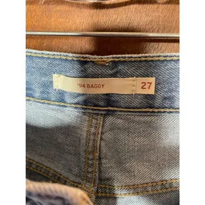 Levi’s Womens 94 Baggy Jeans 27 Light Wash Distressed Wide Leg Y2K Skater Denim thumbnail 5