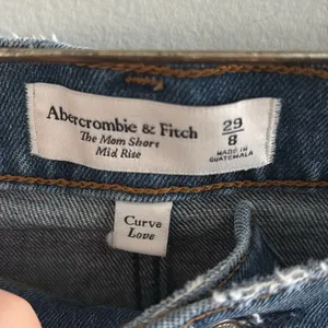 Abercrombie Curve Love‎ The Mom High Rise thumbnail 2