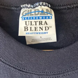 NWOT VNT 90s Embroidered 'Denver' on Gildan Navy Blue Sweatshirt: Size SMALL thumbnail 2