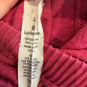 LULULEMON Rest Less Hoodie in Violet‎ Red size 2 thumbnail 6