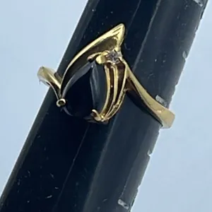 Vintage size 7 gold plated black onyx rhinestone ring. thumbnail 5