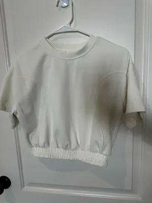 Lululemon cropped shirt thumbnail 1