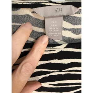 H&M Zebra Print Blouse Black White Animal Print M Mob Wife Y2K‎ Office Core thumbnail 3