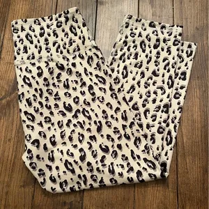 Old Navy Active Elevate Cropped Leggings Sz L Cheetah  🐆 print EUC thumbnail 1