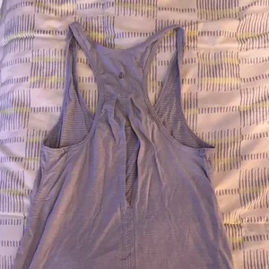 Lululemon tank thumbnail 2