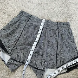 Lululemon Women’s Hotty Hot Shorts Pull On 4” Lined in Seawheeze Size 6 thumbnail 13