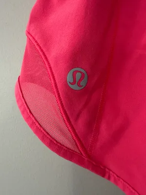 Lululemon Hotty Hot Short High Rise 2.5” Size 2 Lipgloss Pink thumbnail 3