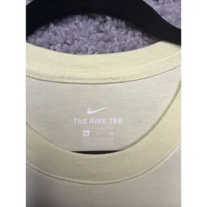 Nike Women's Embroidered Rainbow Pinwheel Logo T-Shirt Yellow Size M thumbnail 2