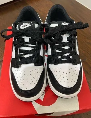 Nike Dunks Panda thumbnail 2
