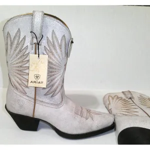 New NWT Womens 7 Ariat Goldie Boot Western Distressed White Leather Short Pretty thumbnail 3