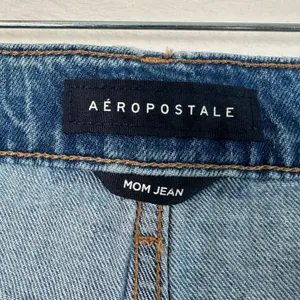 Aeropostale Mom Jeans Medium Wash Distressed Ripped High Rise Denim thumbnail 4
