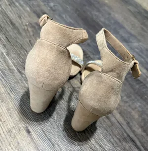 3.5 inch Aldo heels thumbnail 4